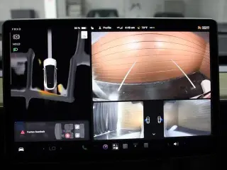 Tesla Model Y 2023 AWD 4dr Crossover