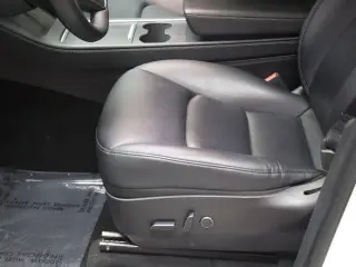 Tesla Model Y 2023 AWD 4dr Crossover