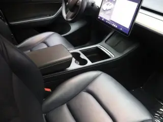 Tesla Model Y 2023 AWD 4dr Crossover