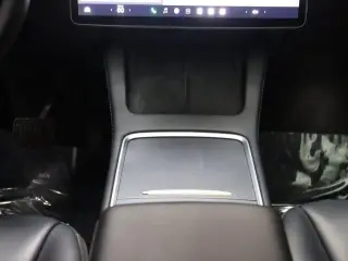 Tesla Model Y 2023 AWD 4dr Crossover