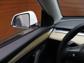 Tesla Model Y 2023 AWD 4dr Crossover