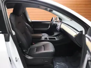 Tesla Model Y 2023 AWD 4dr Crossover