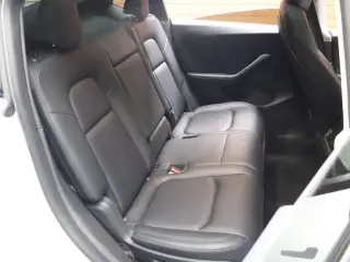 Tesla Model Y 2023 AWD 4dr Crossover