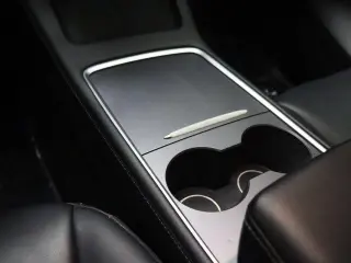 Tesla Model Y 2023 AWD 4dr Crossover