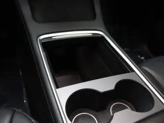 Tesla Model Y 2023 AWD 4dr Crossover