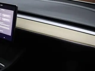 Tesla Model Y 2023 AWD 4dr Crossover