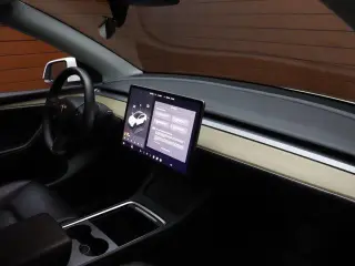 Tesla Model Y 2023 AWD 4dr Crossover