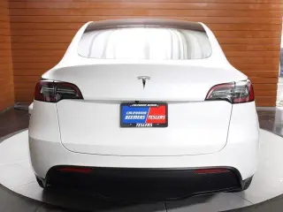 Tesla Model Y 2023 AWD 4dr Crossover