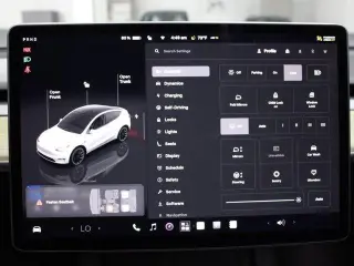Tesla Model Y 2023 AWD 4dr Crossover