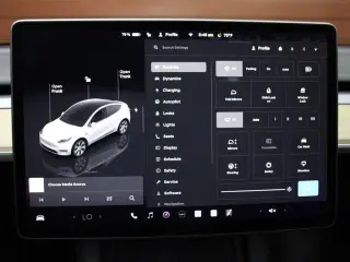 Tesla Model Y 2023 AWD 4dr Crossover