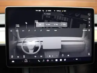 Tesla Model Y 2023 AWD 4dr Crossover