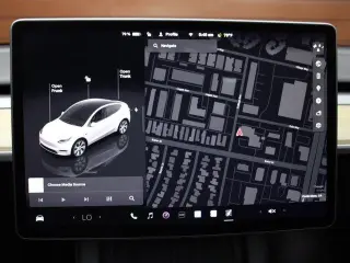 Tesla Model Y 2023 AWD 4dr Crossover