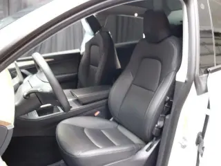 Tesla Model Y 2023 AWD 4dr Crossover