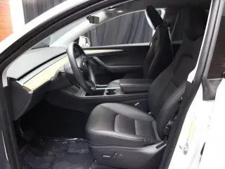 Tesla Model Y 2023 AWD 4dr Crossover