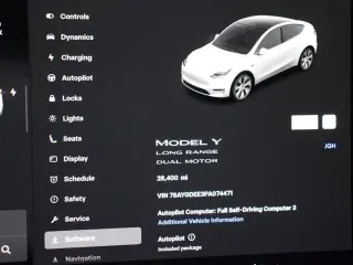 Tesla Model Y 2023 AWD 4dr Crossover
