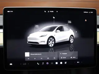 Tesla Model Y 2023 AWD 4dr Crossover
