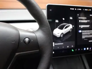 Tesla Model Y 2023 AWD 4dr Crossover