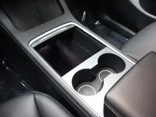 Tesla Model Y 2023 AWD 4dr Crossover