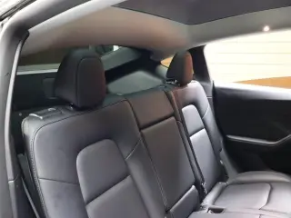 Tesla Model Y 2023 AWD 4dr Crossover