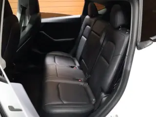 Tesla Model Y 2023 AWD 4dr Crossover
