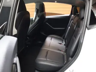 Tesla Model Y 2023 AWD 4dr Crossover