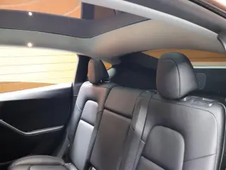 Tesla Model Y 2023 AWD 4dr Crossover