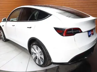 Tesla Model Y 2023 AWD 4dr Crossover