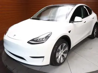 Tesla Model Y 2023 AWD 4dr Crossover