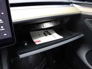 Tesla Model Y 2023 AWD Long Range 4dr Crossover