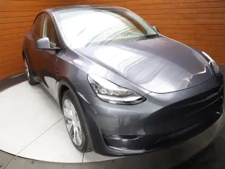 Tesla Model Y 2023 AWD Long Range 4dr Crossover