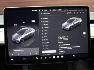 Tesla Model Y 2023 AWD Long Range 4dr Crossover