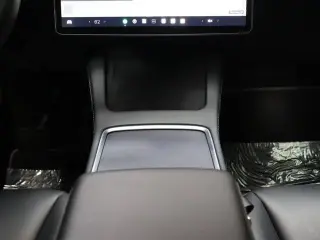 Tesla Model Y 2023 AWD Long Range 4dr Crossover