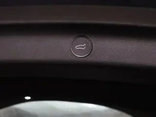 Tesla Model Y 2023 AWD Long Range 4dr Crossover