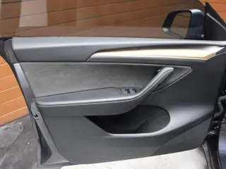 Tesla Model Y 2023 AWD Long Range 4dr Crossover