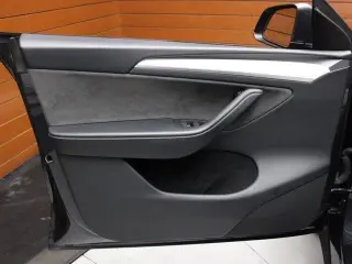 Tesla Model Y 2024 AWD Long Range 4dr Crossover