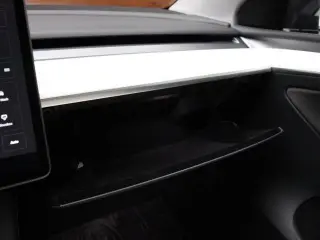Tesla Model Y 2024 AWD Long Range 4dr Crossover