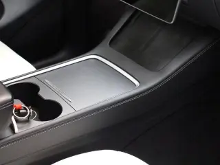 Tesla Model Y 2024 AWD Long Range 4dr Crossover