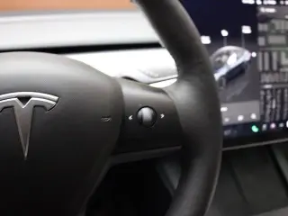 Tesla Model Y 2024 AWD Long Range 4dr Crossover