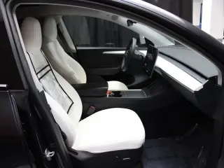 Tesla Model Y 2024 AWD Long Range 4dr Crossover