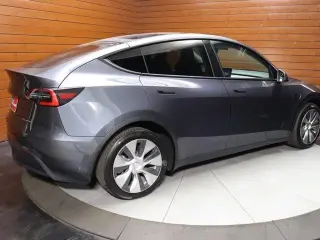 Tesla Model Y 2023 AWD 4dr Crossover