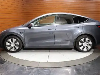 Tesla Model Y 2023 AWD 4dr Crossover
