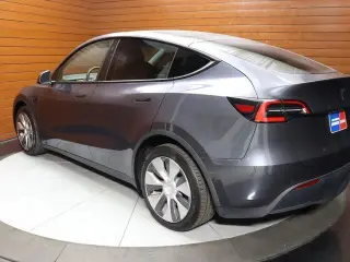 Tesla Model Y 2023 AWD 4dr Crossover