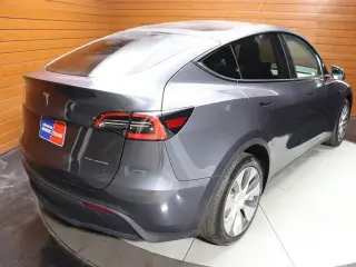 Tesla Model Y 2023 AWD 4dr Crossover