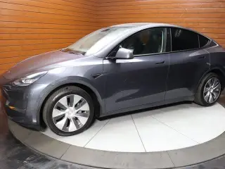 Tesla Model Y 2023 AWD 4dr Crossover