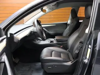 Tesla Model Y 2023 AWD 4dr Crossover
