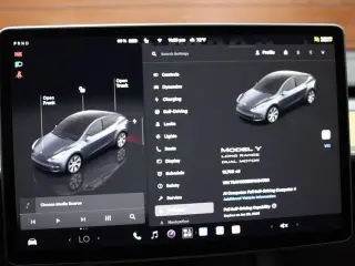 Tesla Model Y 2023 AWD 4dr Crossover