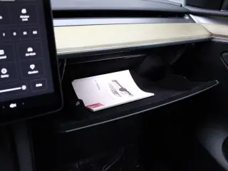 Tesla Model Y 2023 AWD 4dr Crossover
