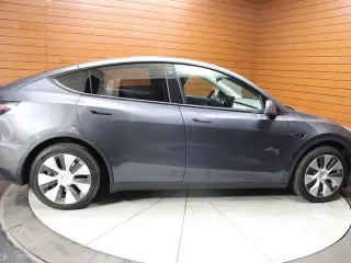 Tesla Model Y 2023 AWD 4dr Crossover