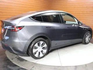 Tesla Model Y 2023 AWD 4dr Crossover