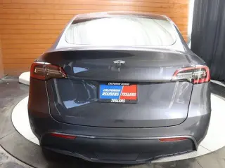 Tesla Model Y 2023 AWD 4dr Crossover